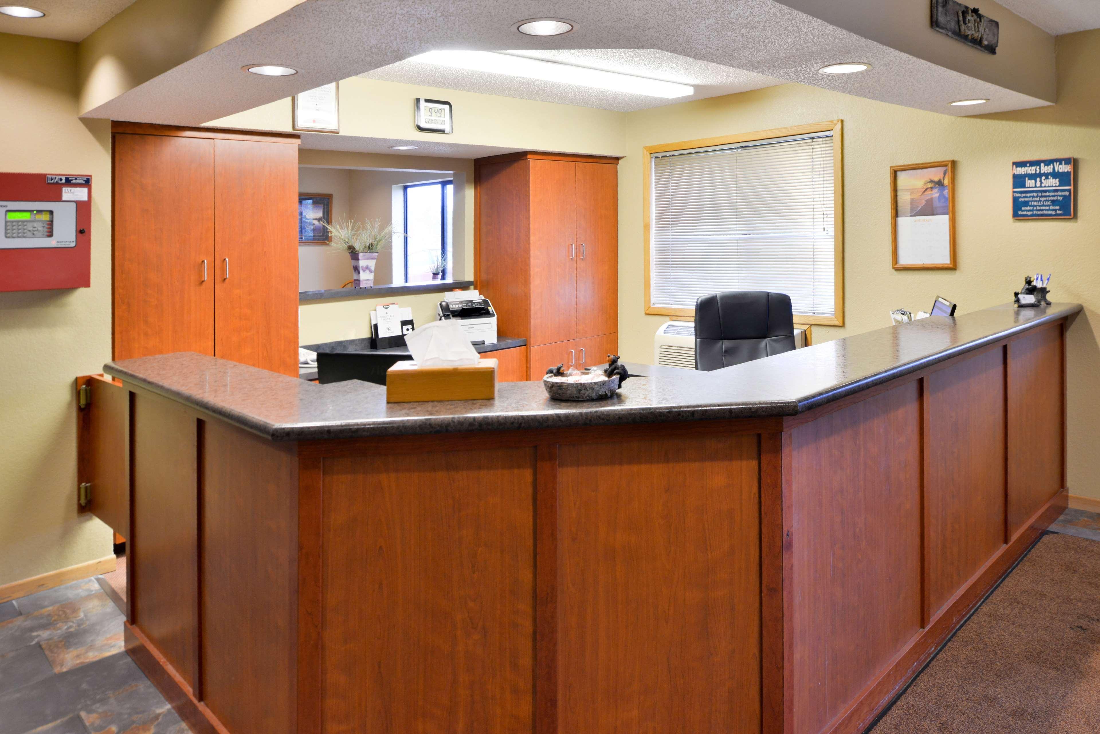 America'S Best Value Inn & Suites International Falls Exteriör bild