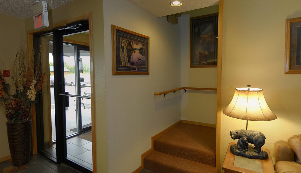 America'S Best Value Inn & Suites International Falls Exteriör bild
